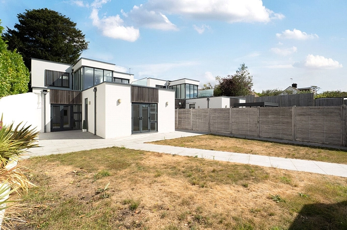 4 bedroom detached house to rent