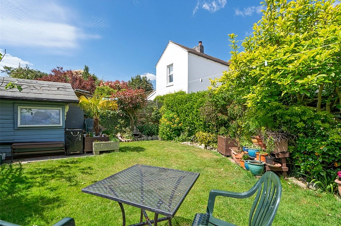 4 bedroom maisonette for sale
