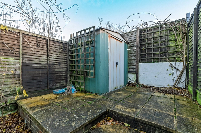 2 bedroom  terraced house for sale