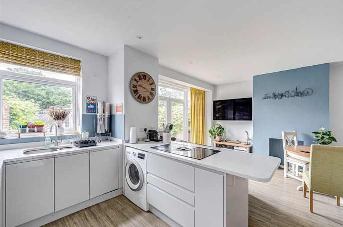4 bedroom  semi-detached house for sale