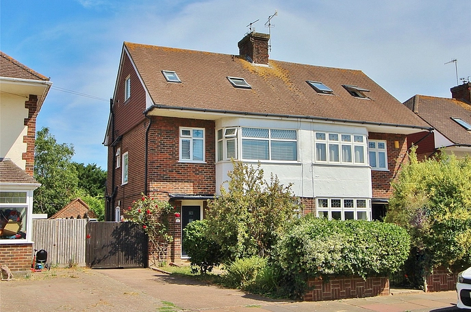 4 bedroom  semi-detached house for sale