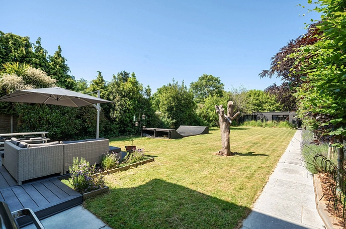 5 bedroom  detached house for sale
