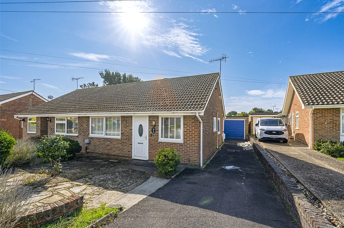 3 bedroom  semi-detached bungalow for sale