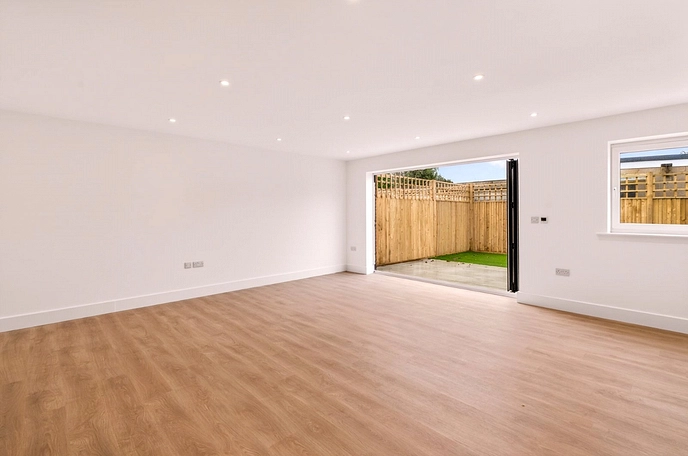 3 bedroom  semi-detached house for sale