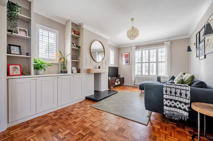 3 bedroom  semi-detached house for sale