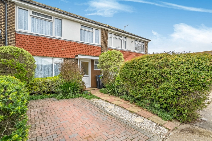 3 bedroom  terraced house for sale