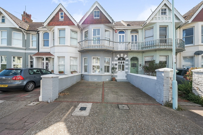 4 bedroom  terraced house for sale