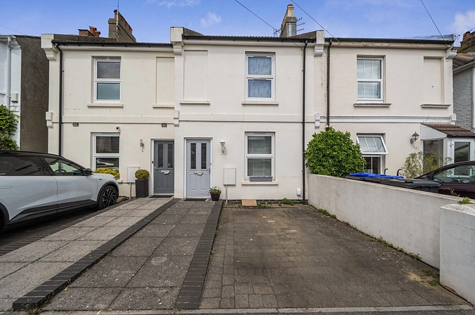 4 bedroom  terraced house for sale
