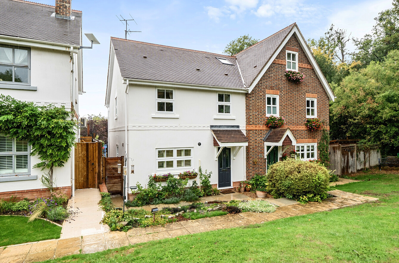 3 bedroom semi-detached house for sale