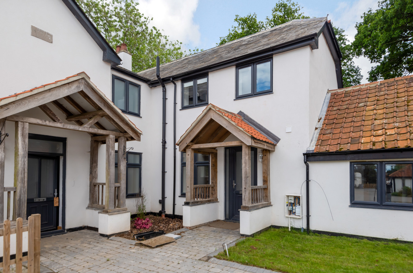 3 bedroom  terraced house for sale