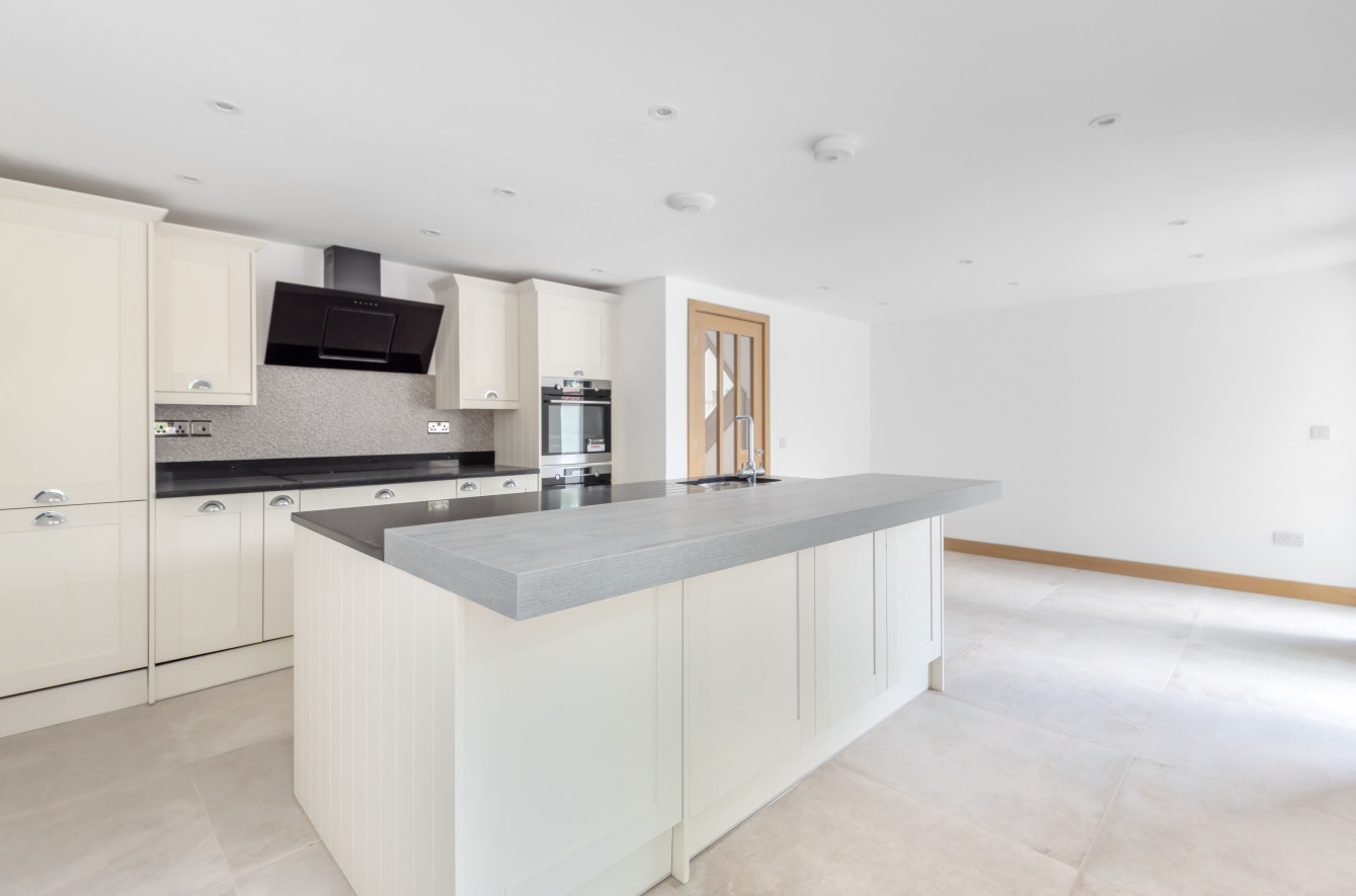 3 bedroom  terraced house for sale