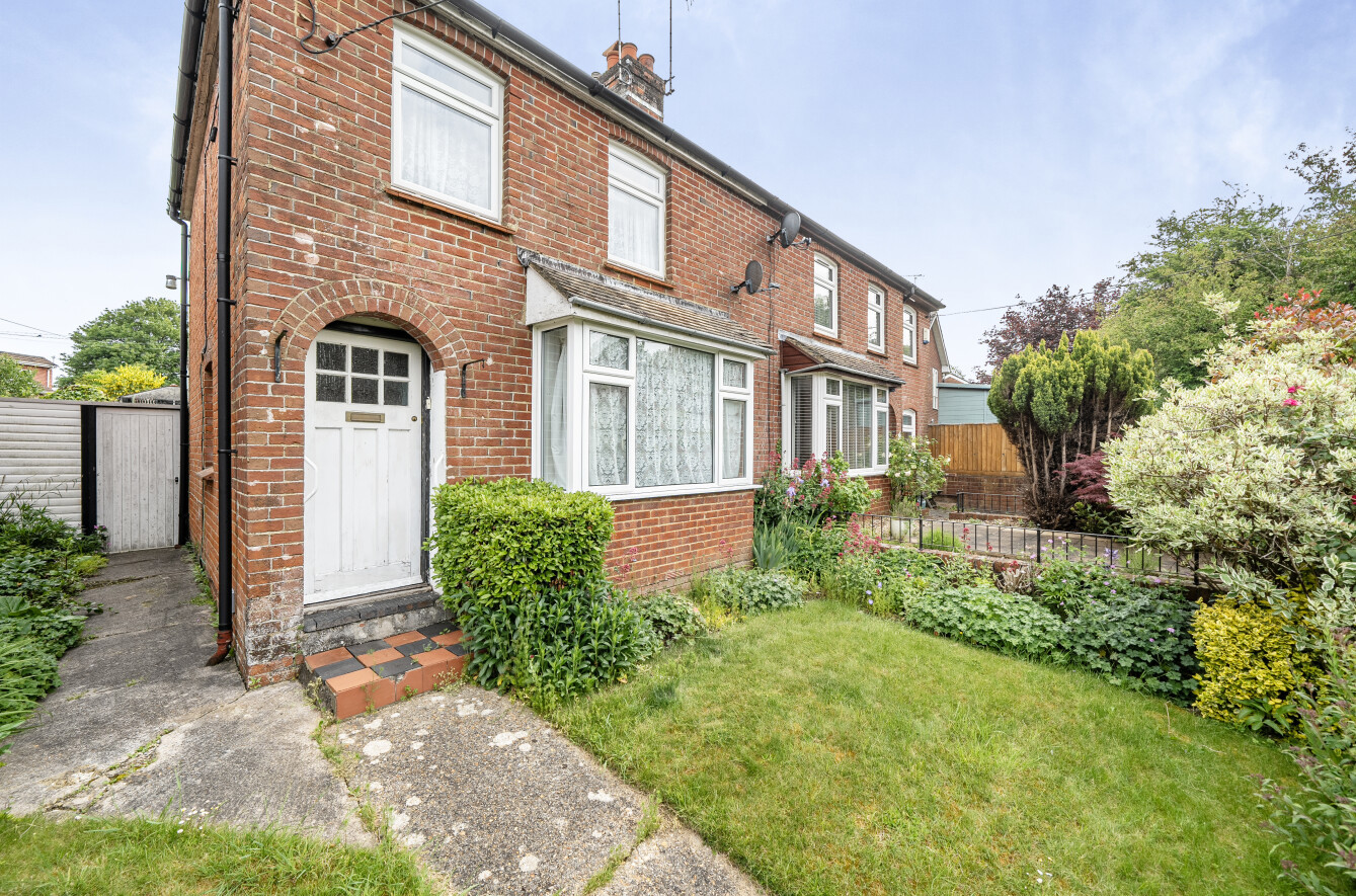 2 bedroom  semi-detached house for sale