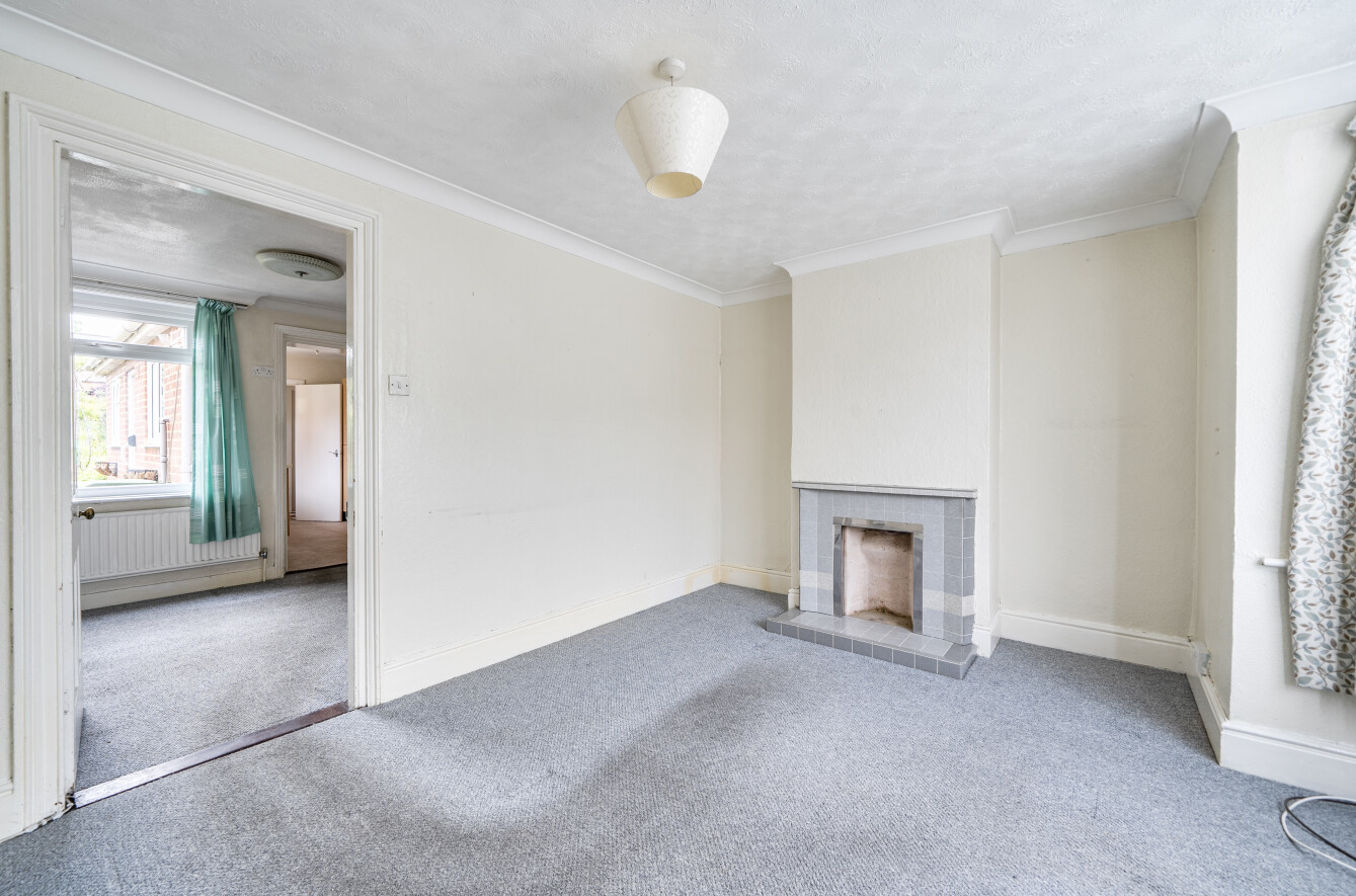 2 bedroom  semi-detached house for sale