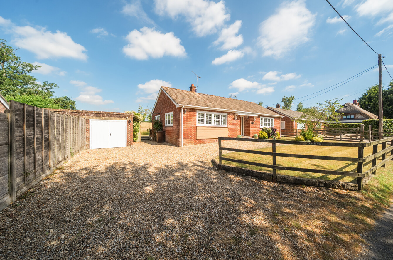 3 bedroom detached bungalow for sale
