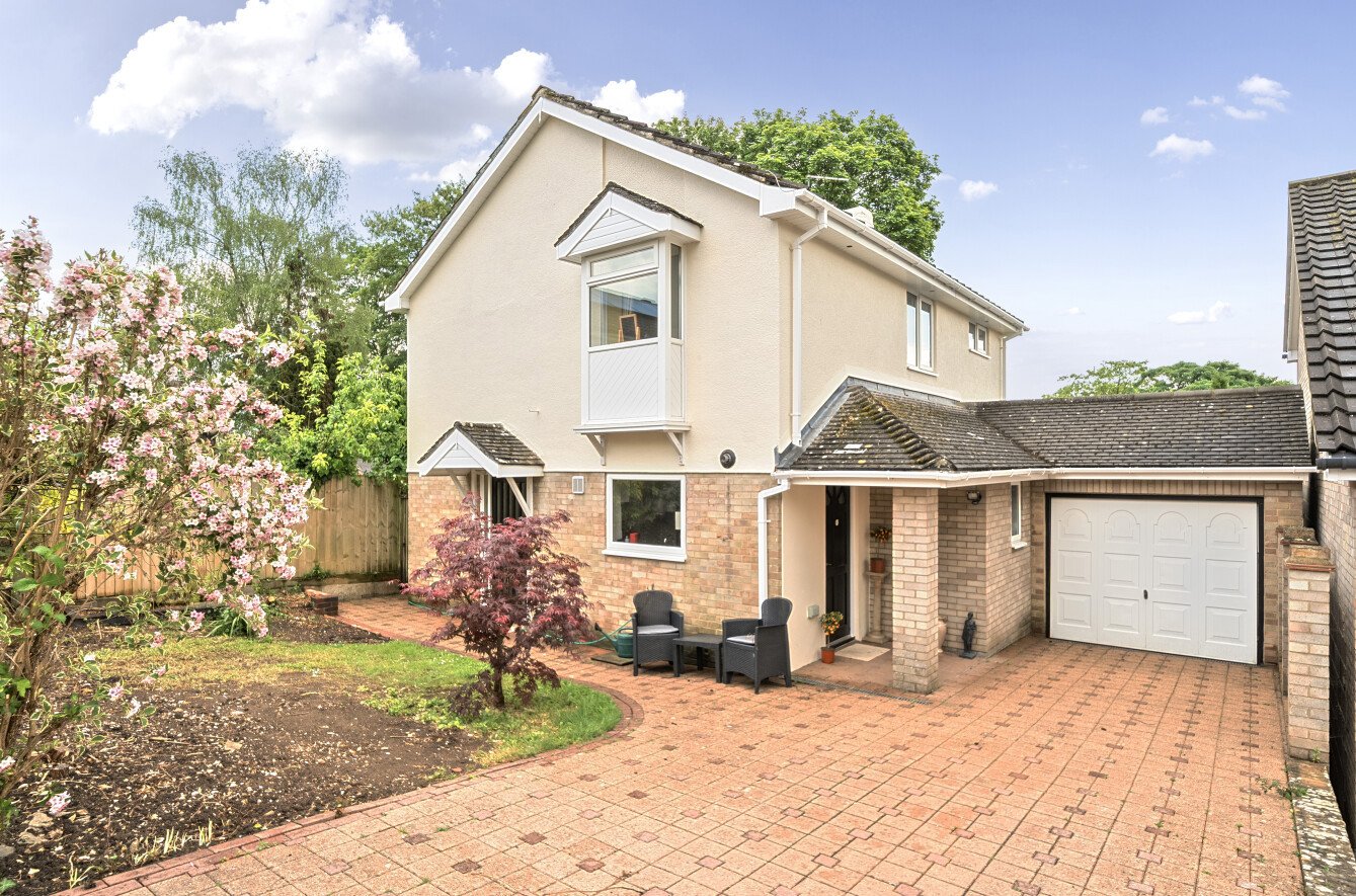 4 bedroom  detached house to rent