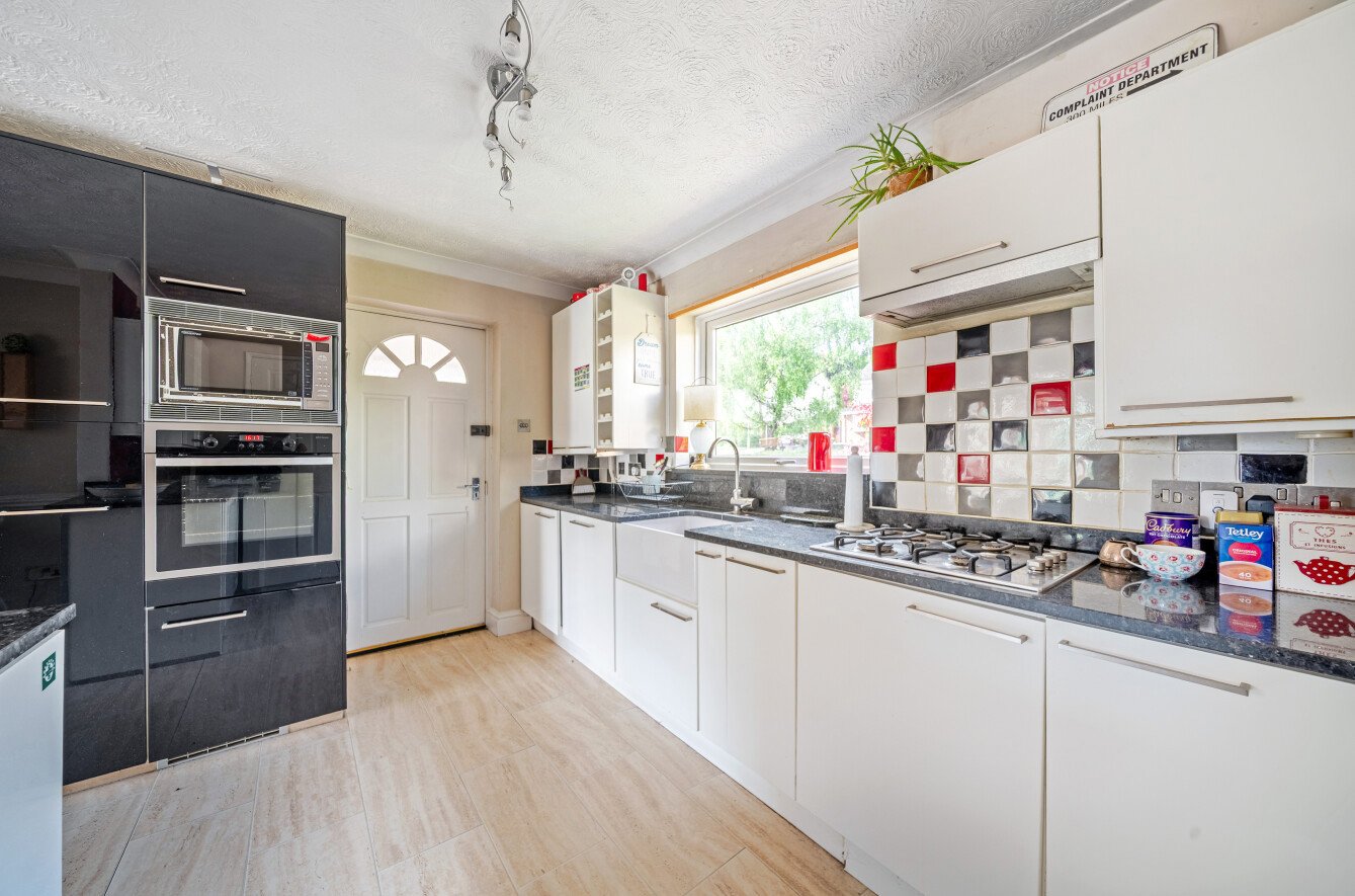 4 bedroom  detached house to rent
