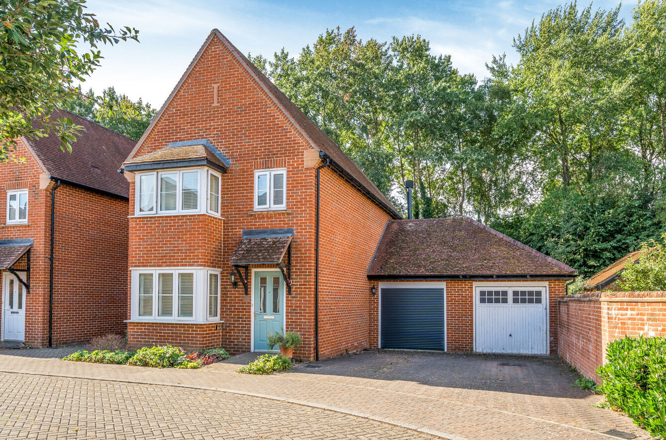 3 bedroom  detached house for sale