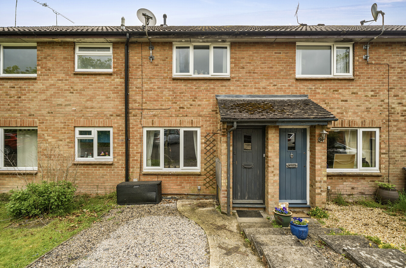 2 bedroom  terraced house for sale
