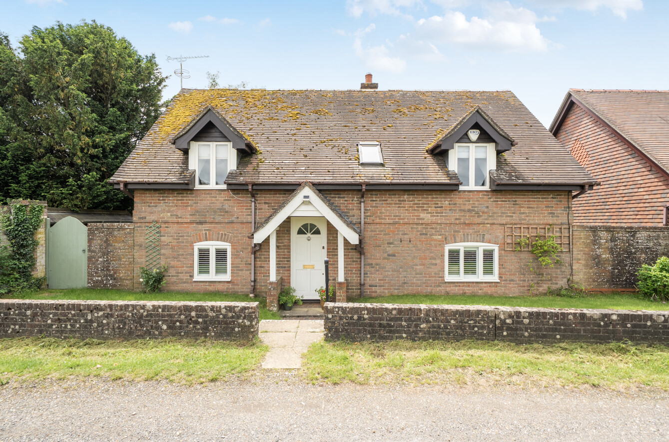 4 bedroom  detached house for sale