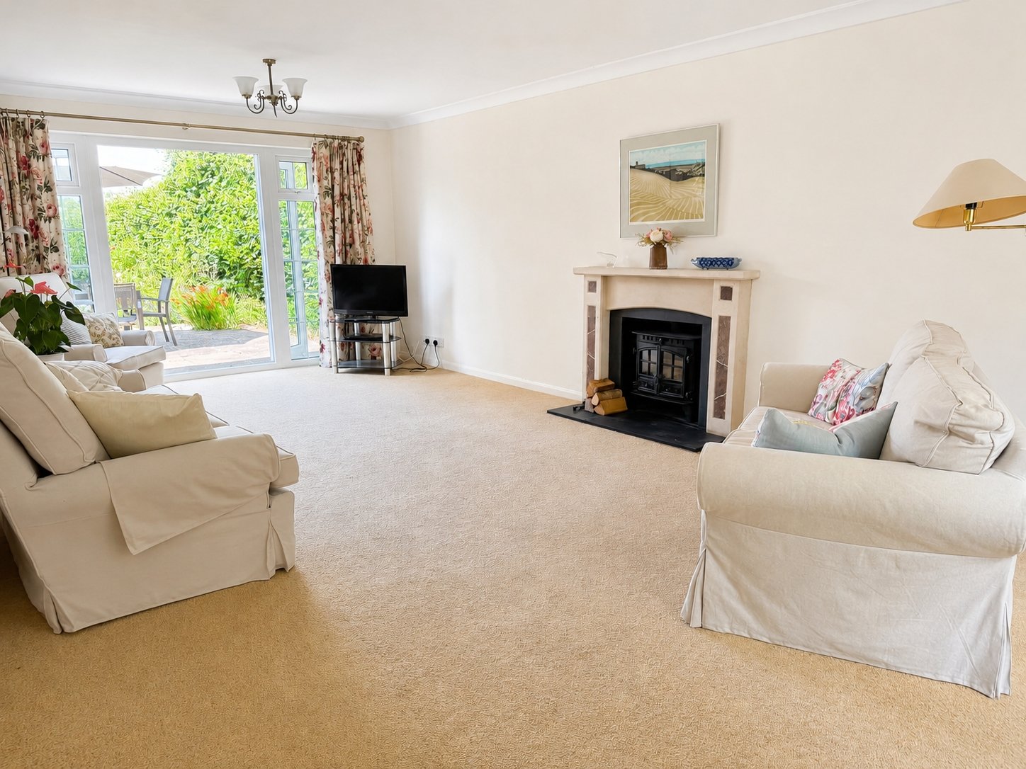 4 bedroom  detached house to rent
