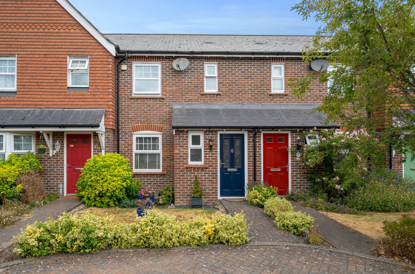 2 bedroom  terraced house for sale