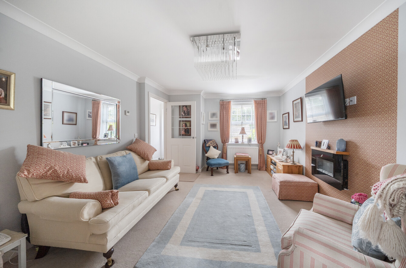 2 bedroom  terraced house for sale