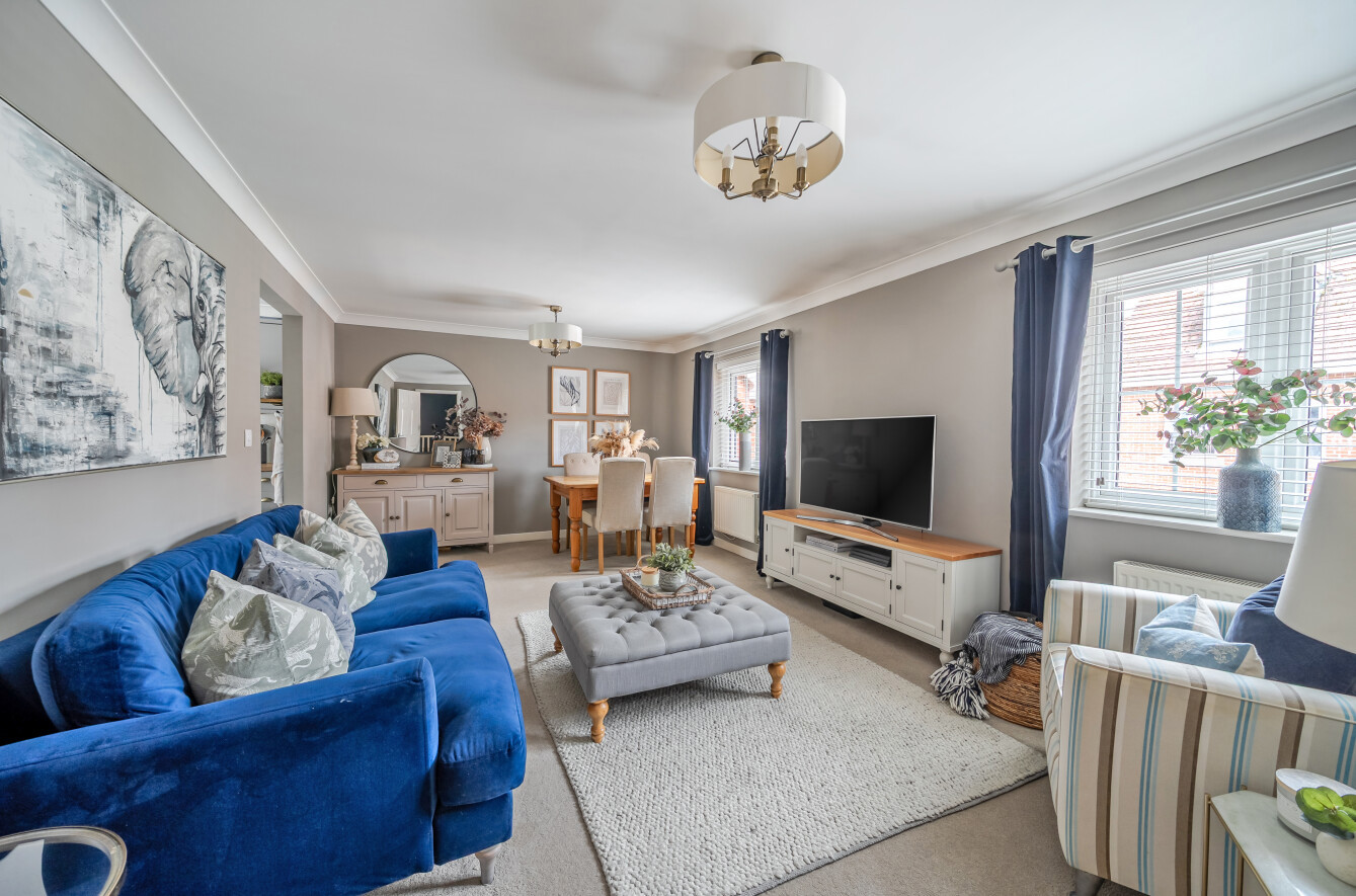2 bedroom maisonette for sale