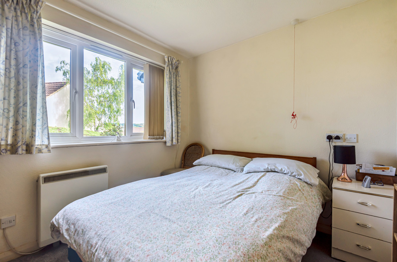1 bedroom maisonette for sale