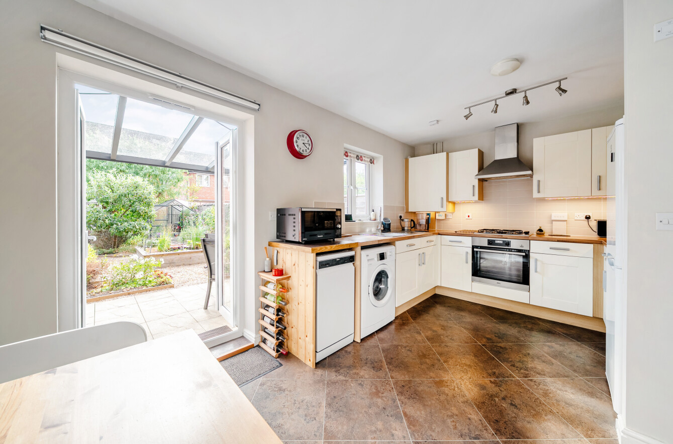 3 bedroom  semi-detached house for sale
