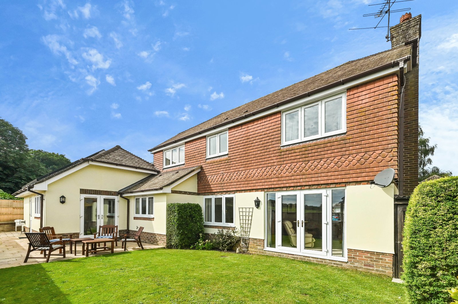 4 bedroom  detached house for sale
