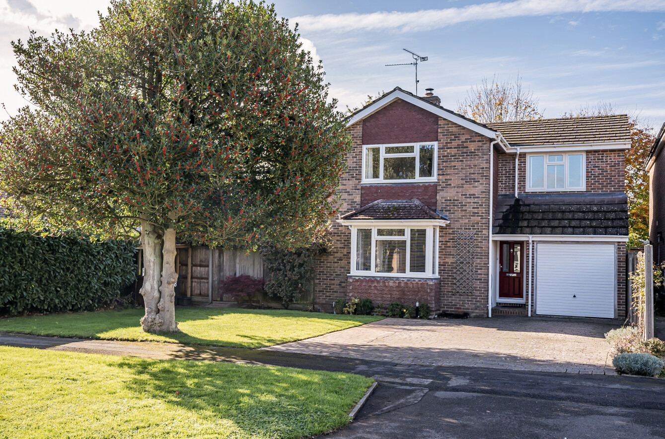 4 bedroom detached house for sale