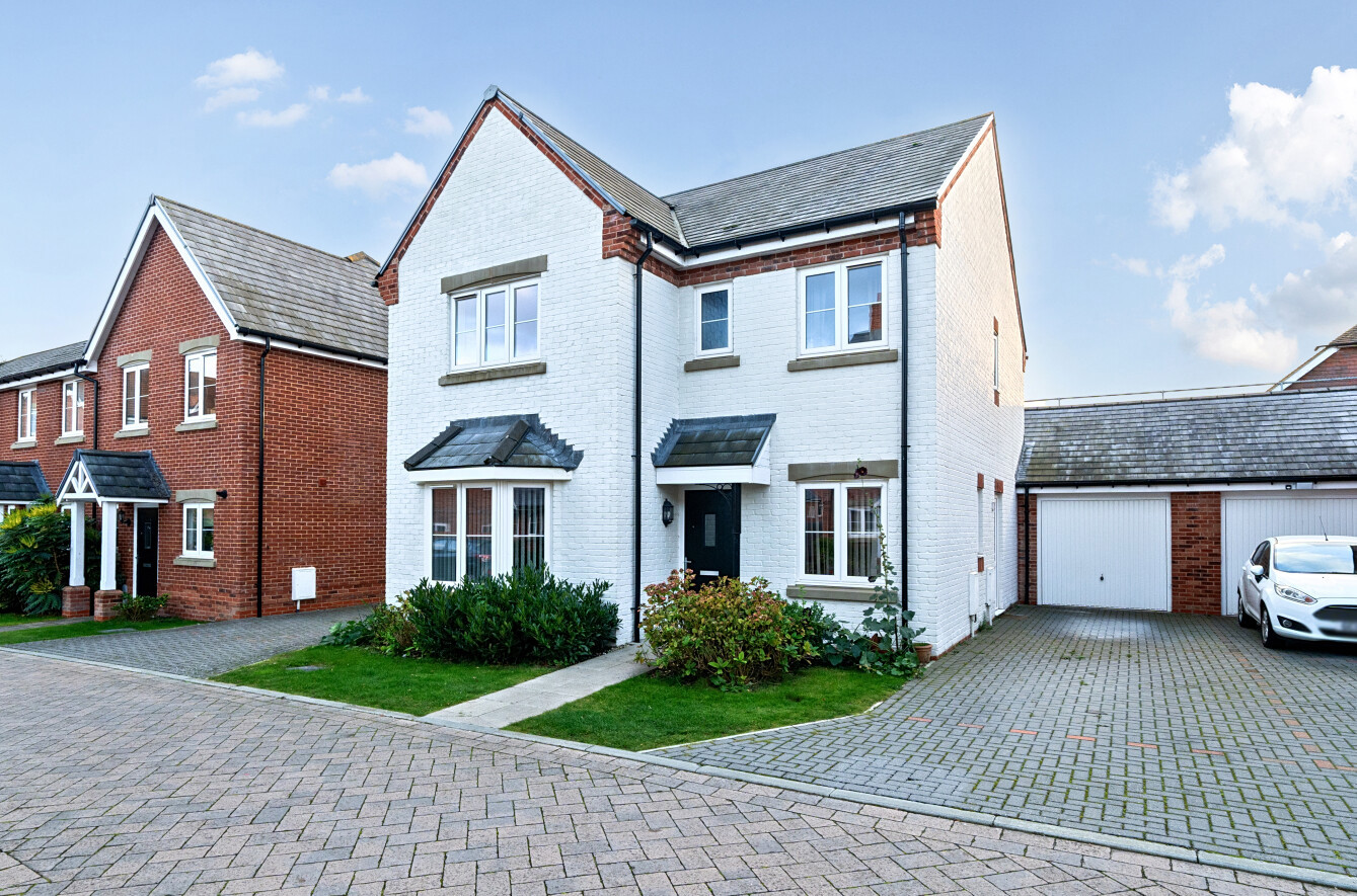 4 bedroom  detached house for sale
