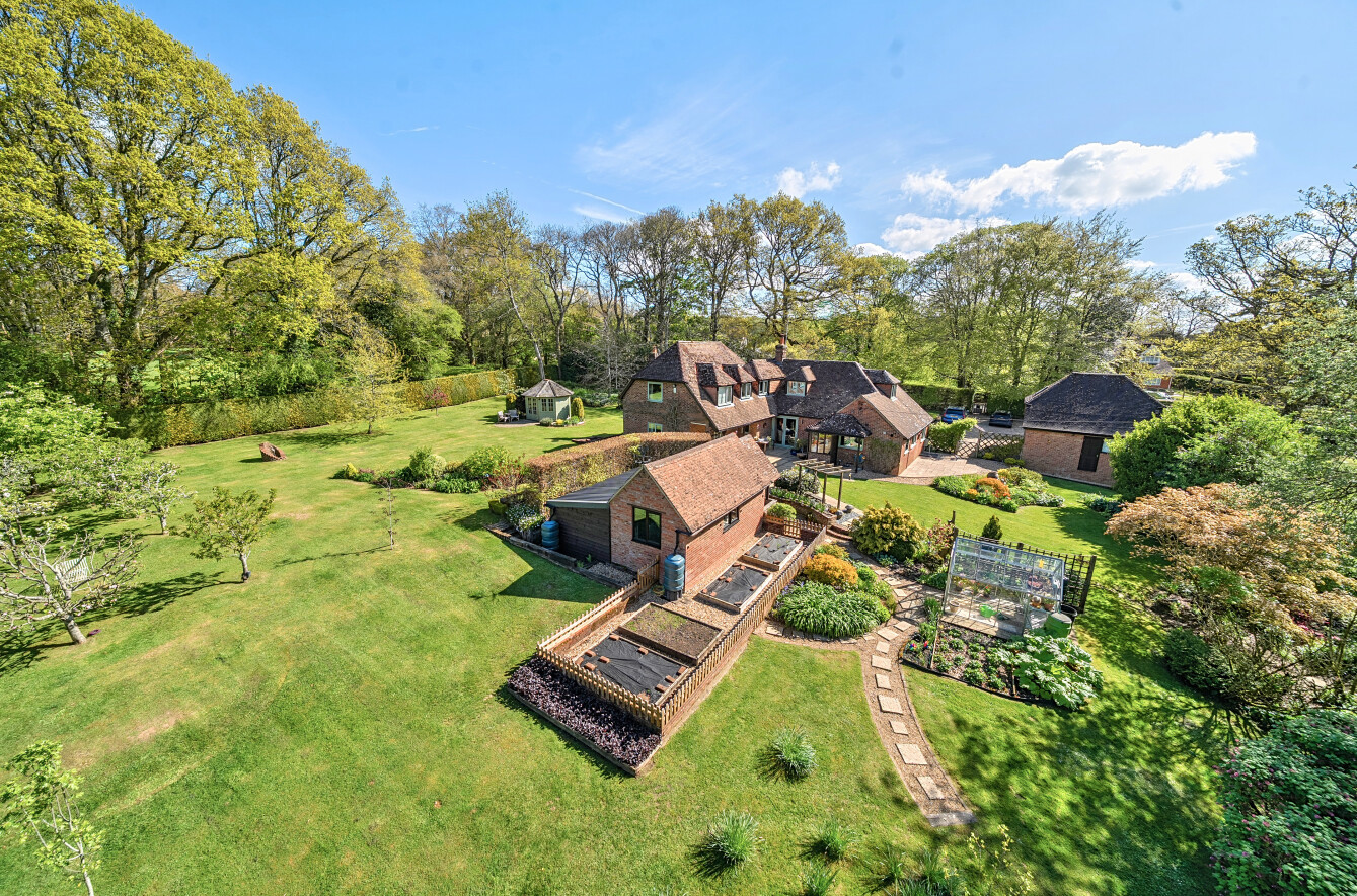 5 bedroom detached house for sale