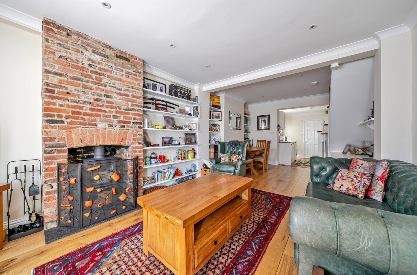 2 bedroom  detached house for sale