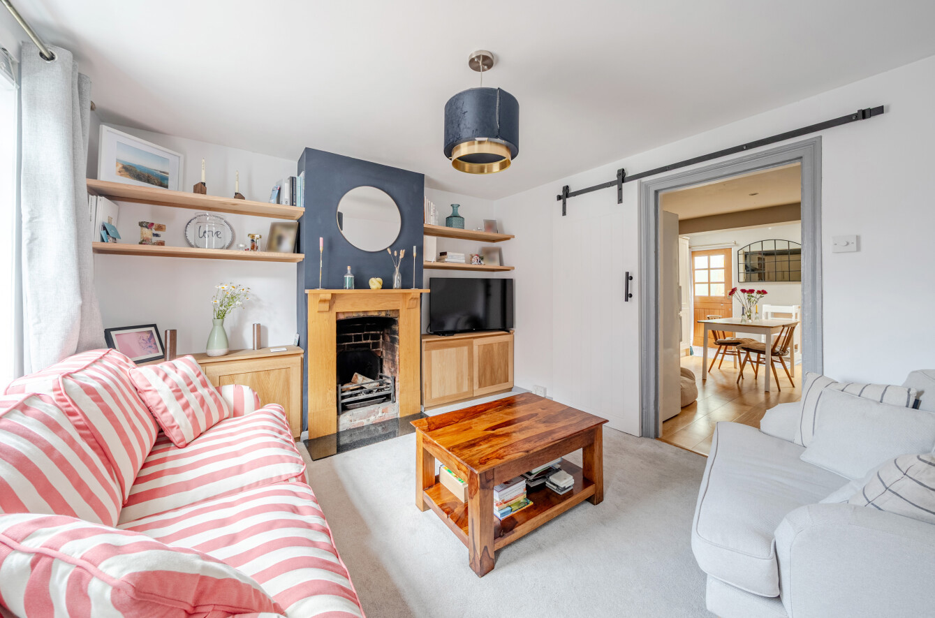 2 bedroom  semi-detached house for sale