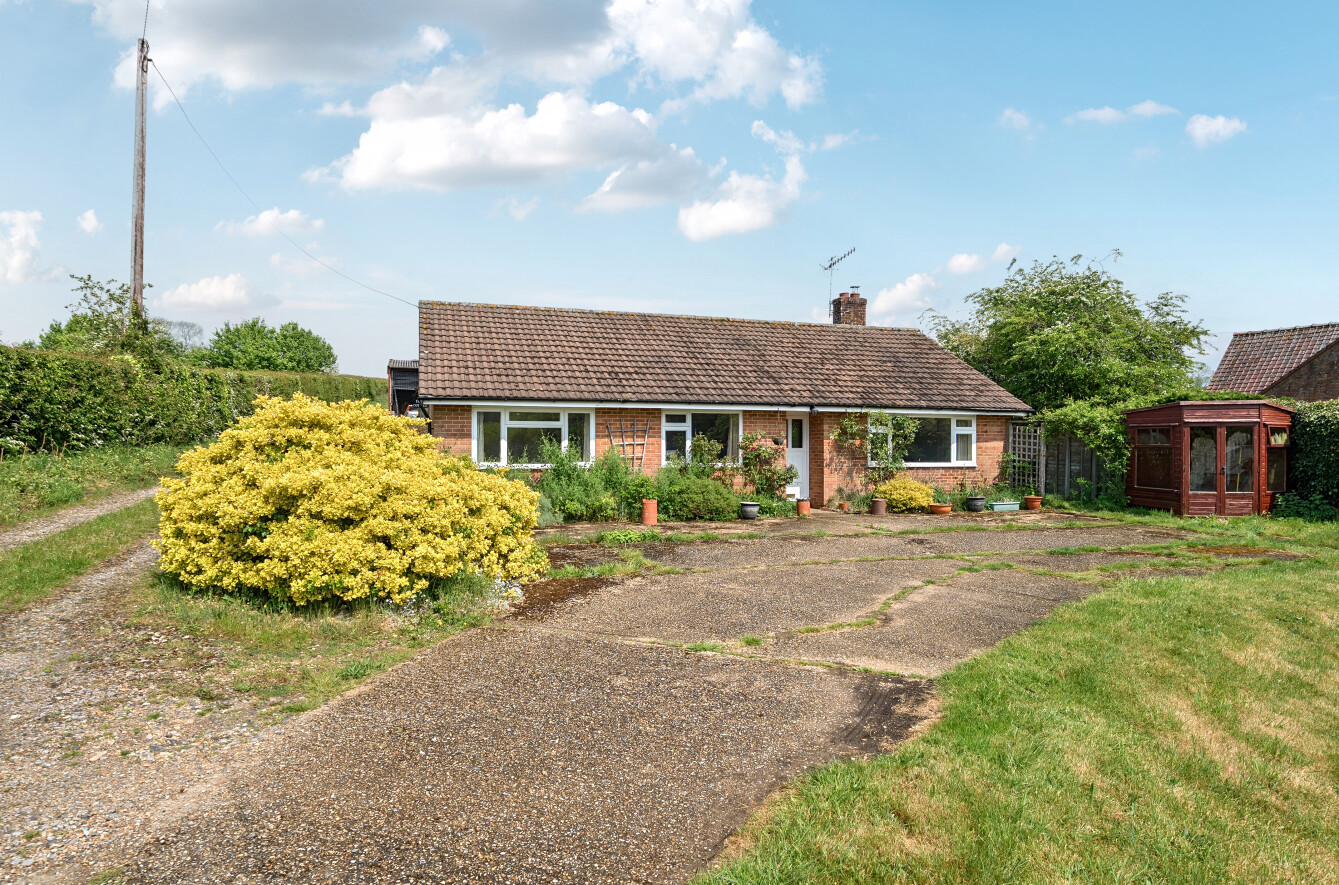3 bedroom detached bungalow for sale