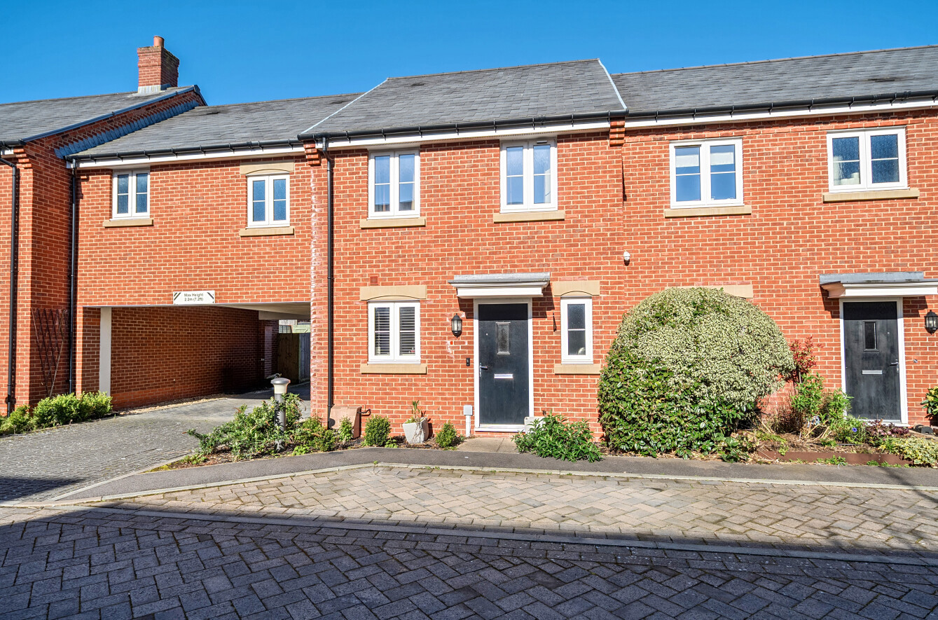 3 bedroom  terraced house for sale