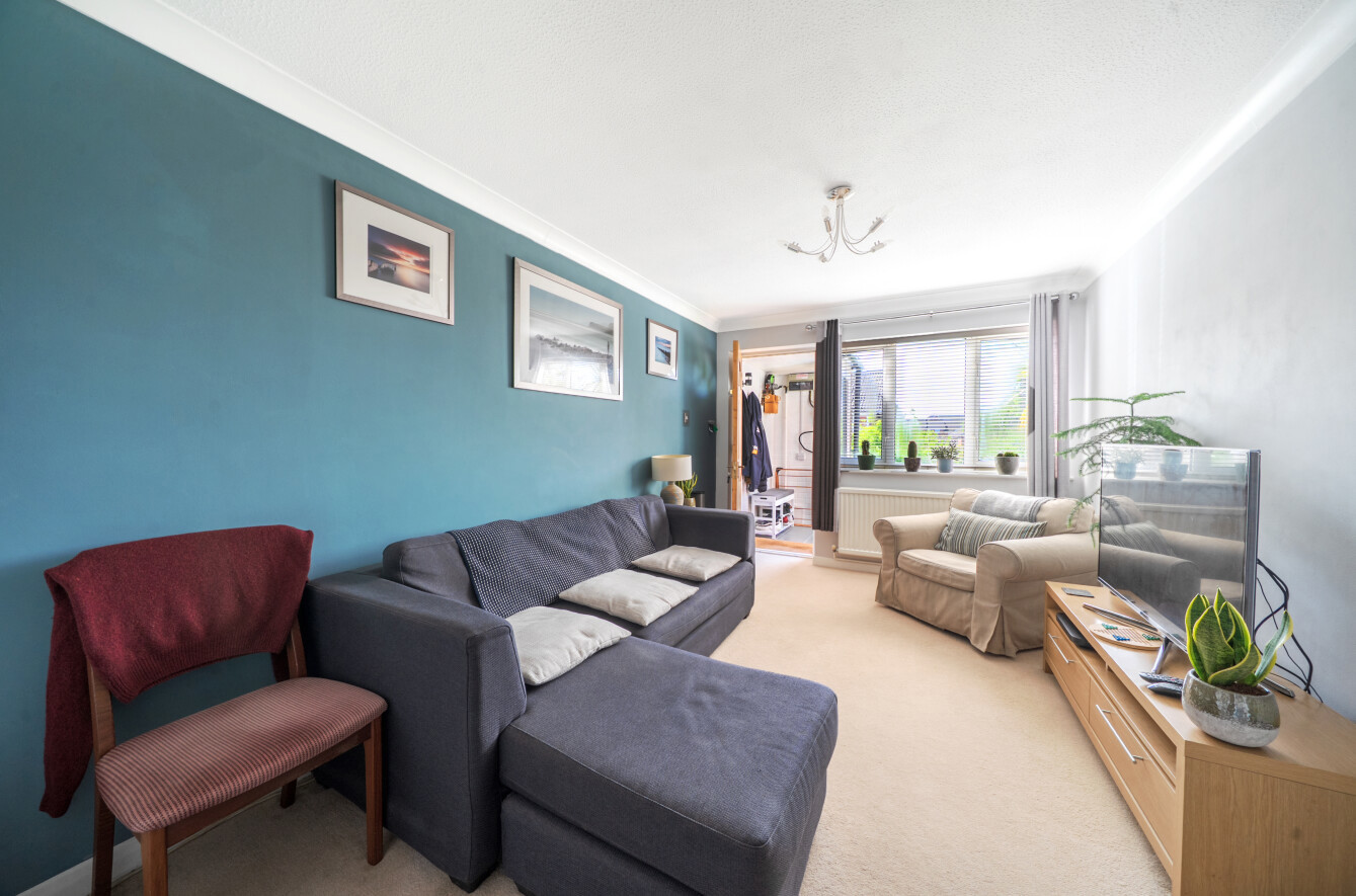 1 bedroom maisonette for sale