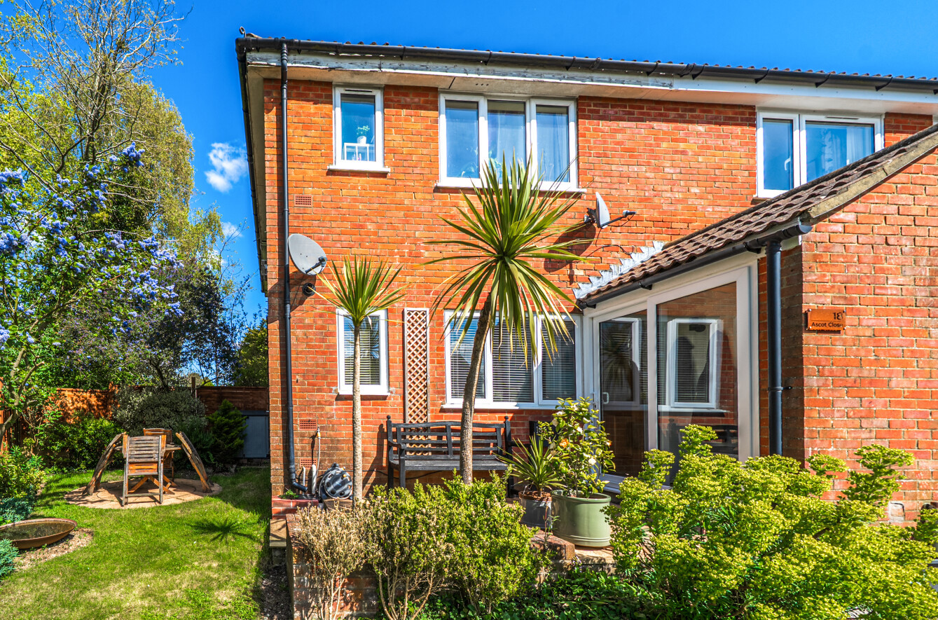 1 bedroom maisonette for sale