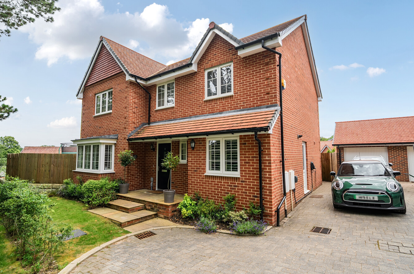 4 bedroom  detached house for sale