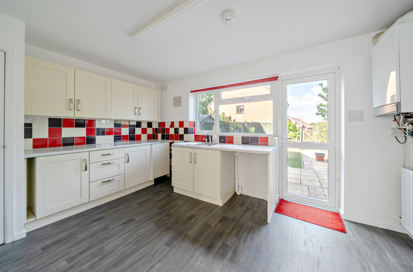 2 bedroom  terraced house for sale