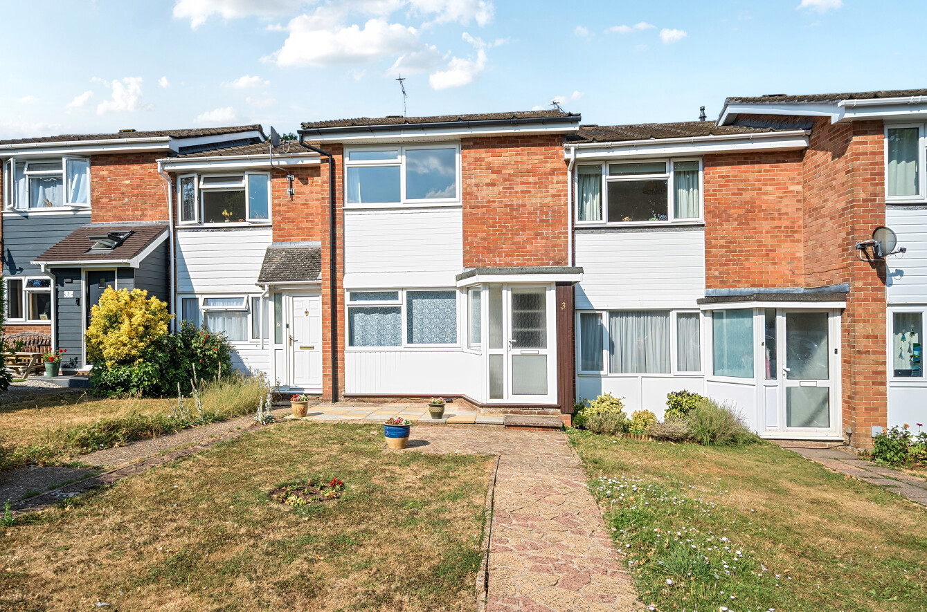 2 bedroom  terraced house for sale