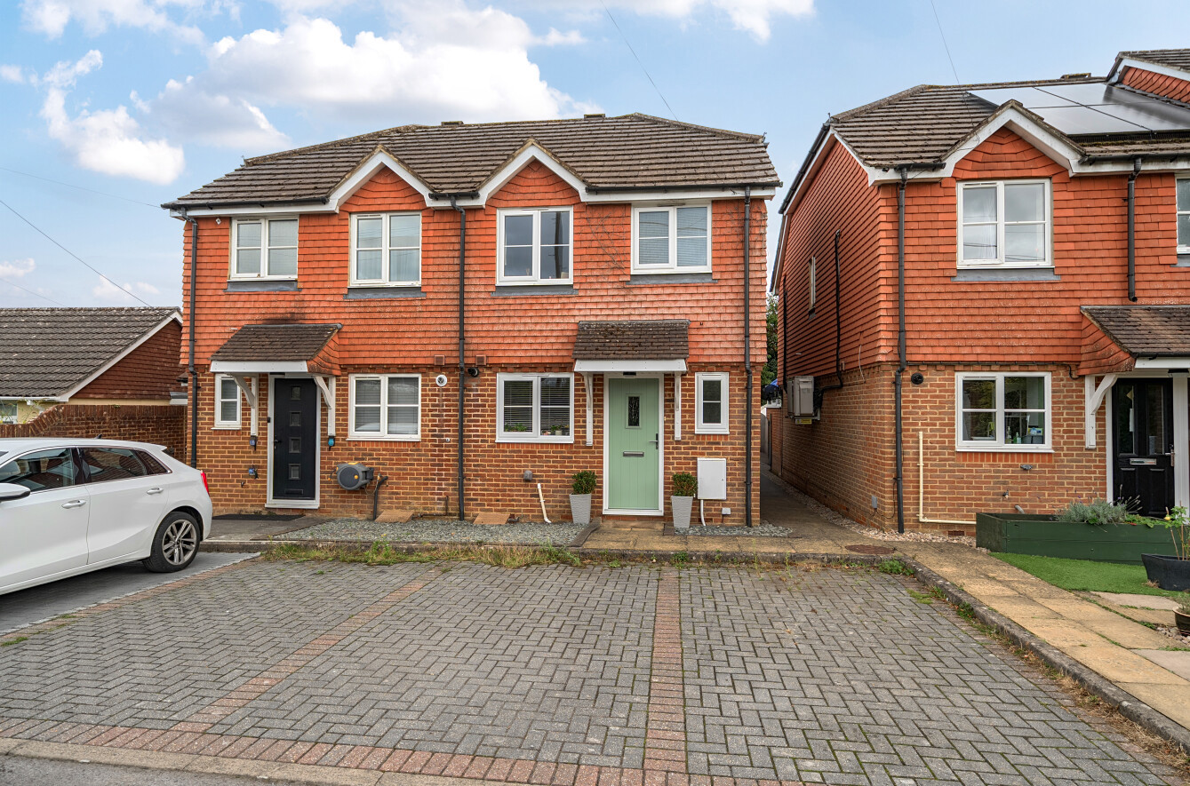 2 bedroom semi-detached house for sale