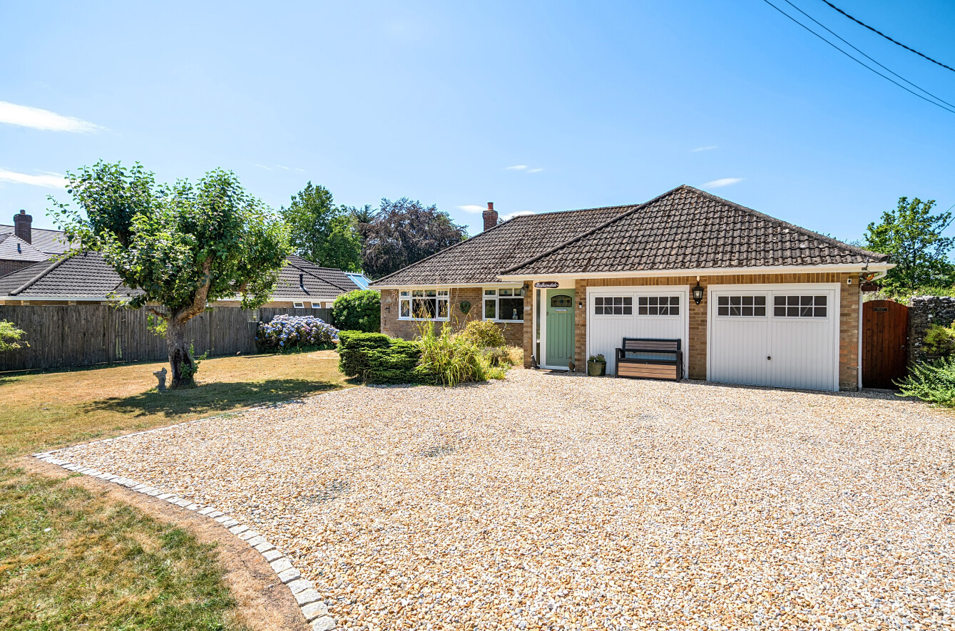 3 bedroom detached bungalow for sale