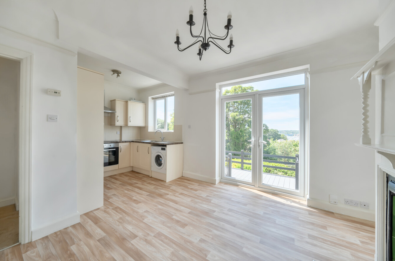 3 bedroom  semi-detached house for sale
