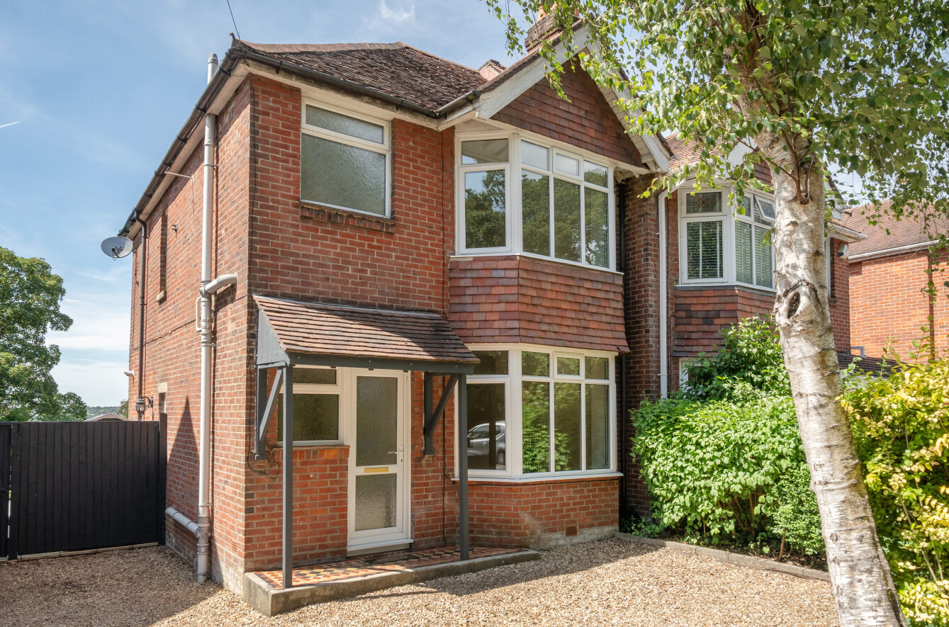 3 bedroom  semi-detached house for sale