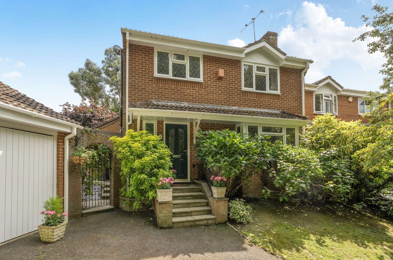4 bedroom  detached house for sale
