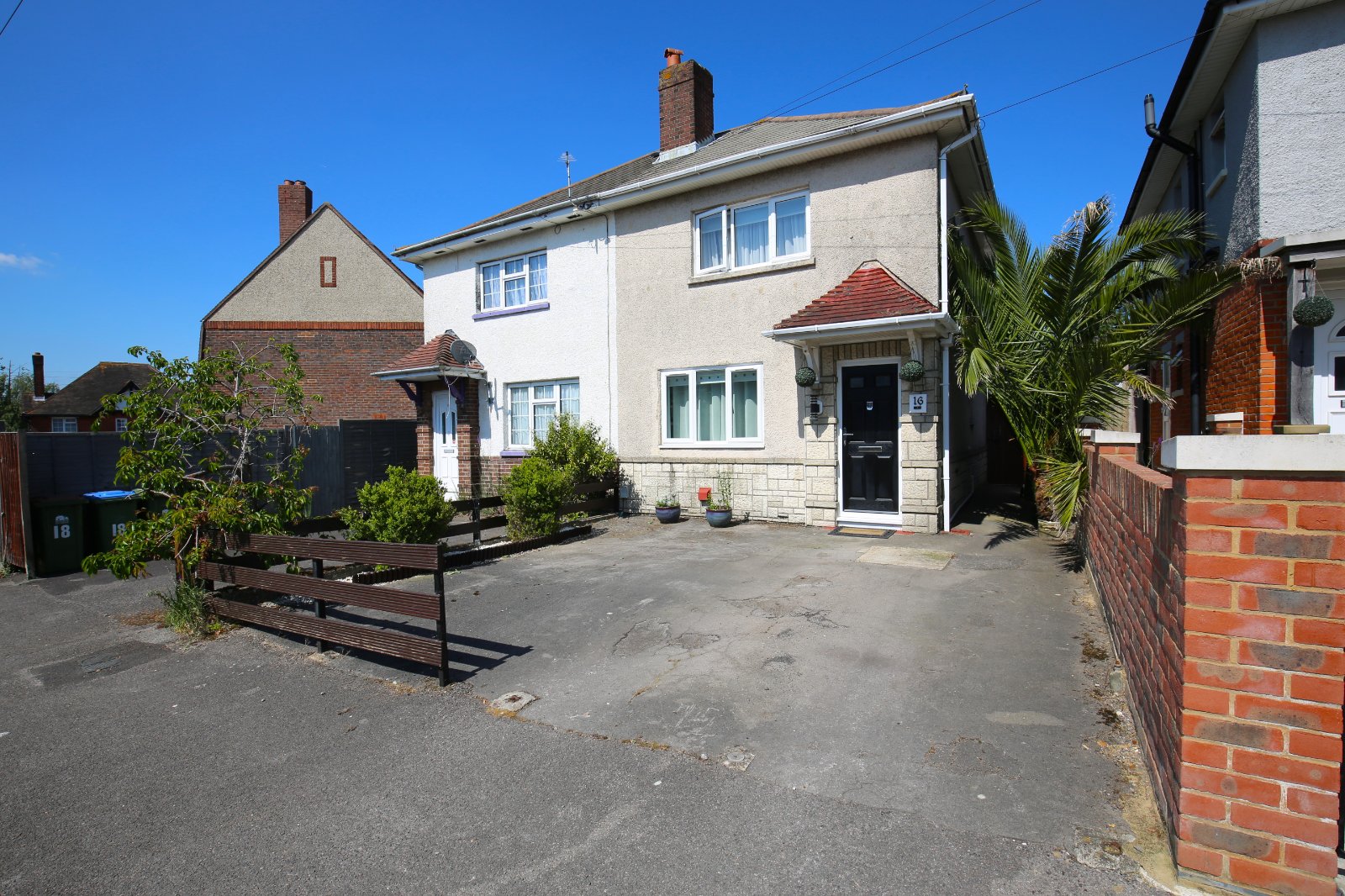 3 bedroom semi-detached house to rent