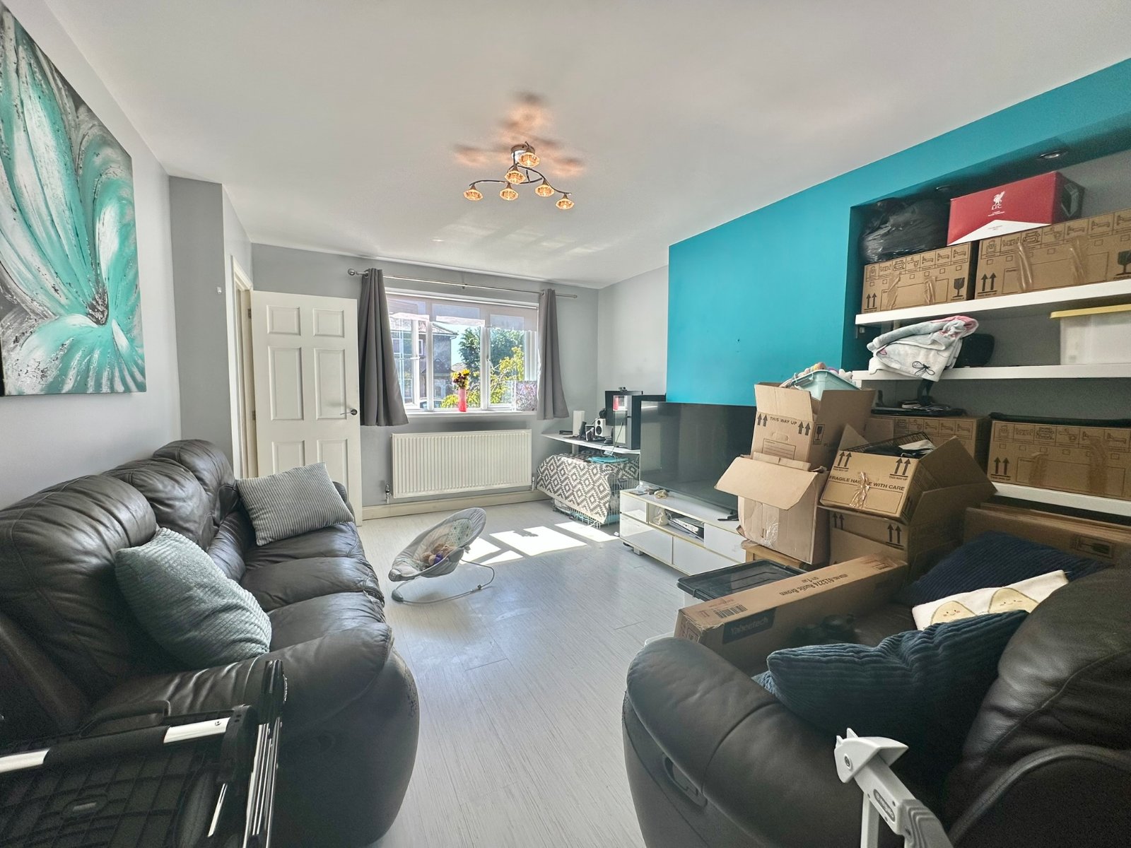3 bedroom semi-detached house to rent