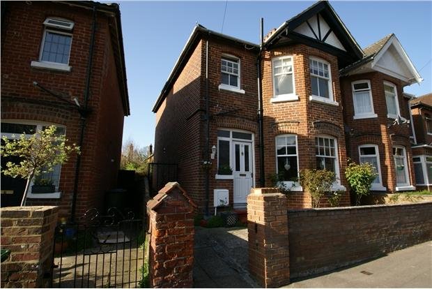 3 bedroom  semi-detached house for sale